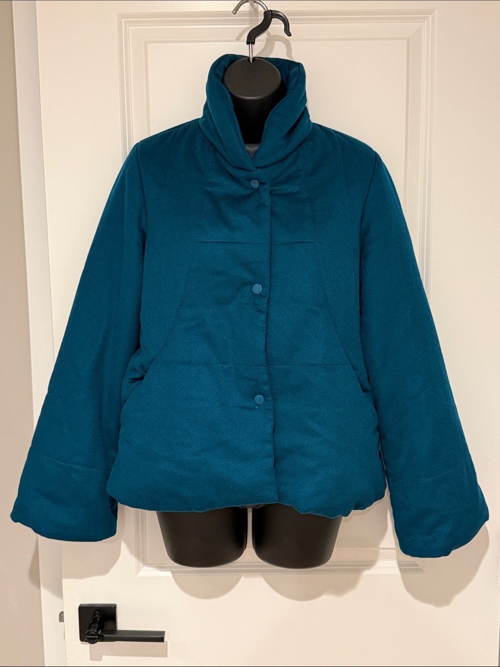 TSE 100% Cashmere Long Sleeved Snap Front Jacket